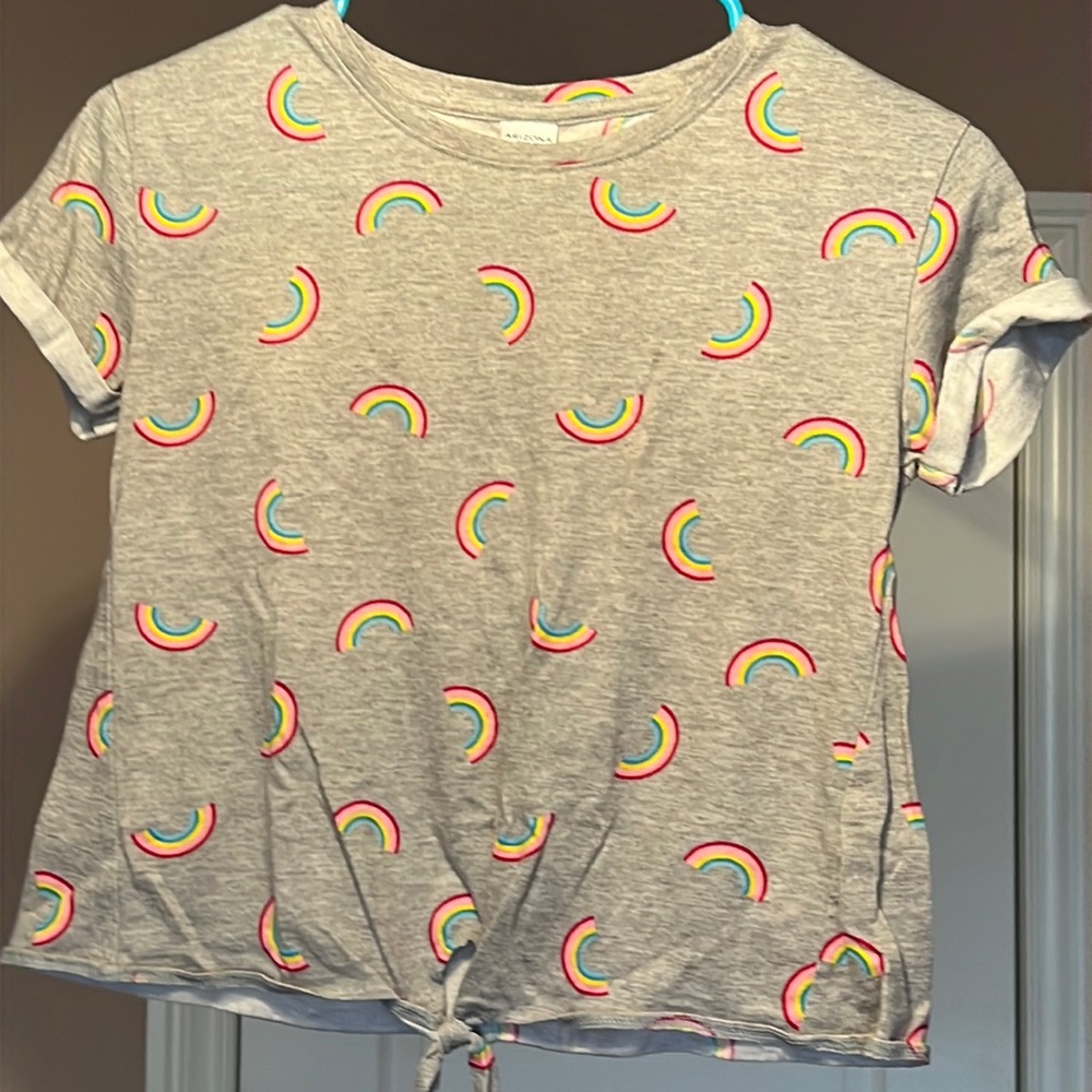 Brand: Arizona Jean Co t-shirt, Size: Medium 10/12, Color: Mostly gray